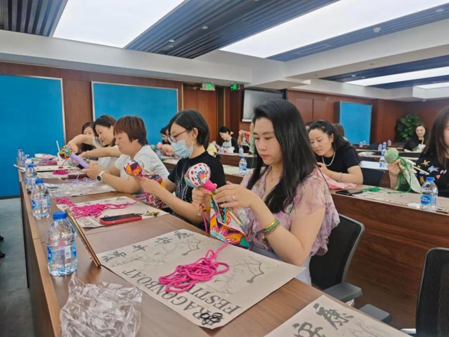 7f41a5bb0e1b4407a35e8ca857d3a44d